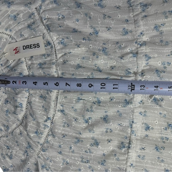 Tecovas & Kristopher Brock The Ava Dress Limited Edition floral Medium NWT - Picture 11 of 17